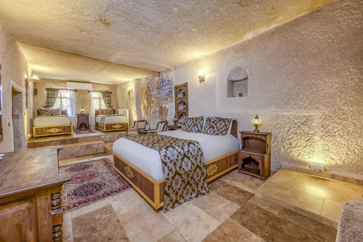 Superior Cave Suites